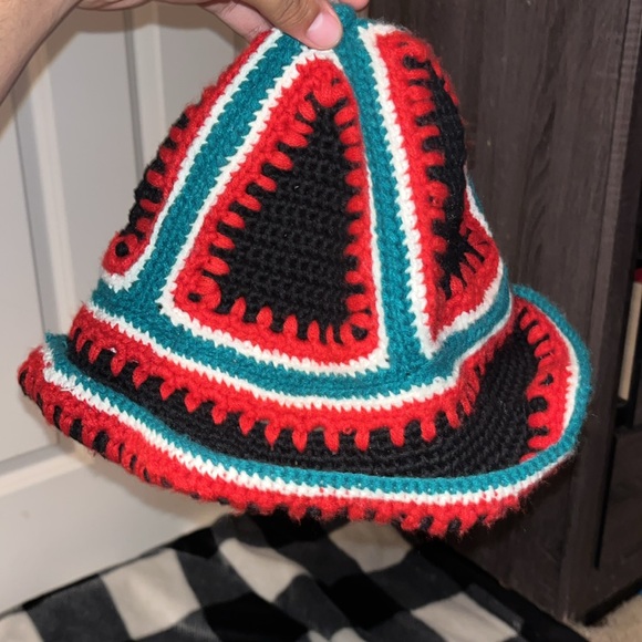 Supreme Crochet Bucket Hat - Picture 6 of 17